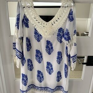 JODIFL White and Blue Tunic Top